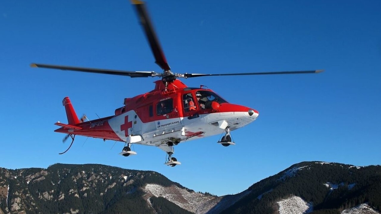 vrtuľník horská záchranná služba 1140 (facebook hzs)